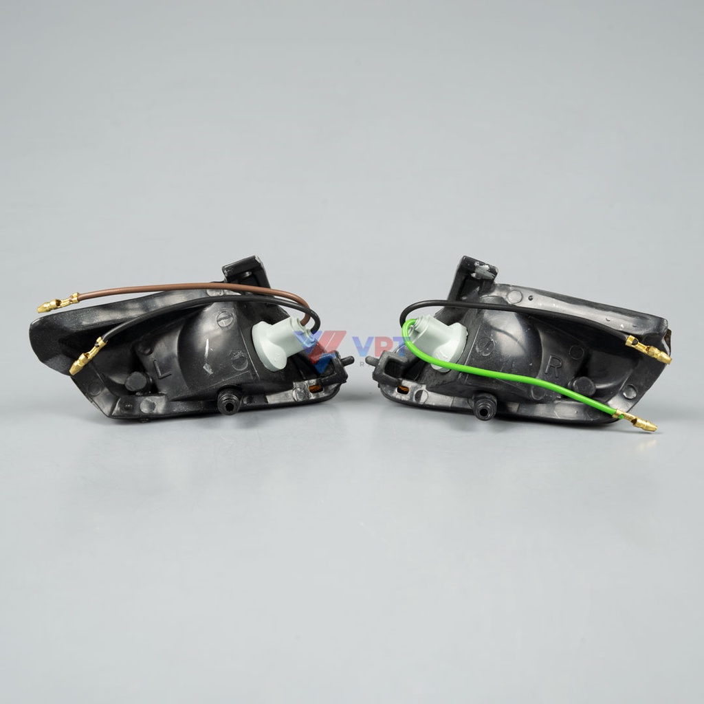 Đế chụp xi nhan trước Yamaha Y110 / YSS110 Màu Vàng Đậm