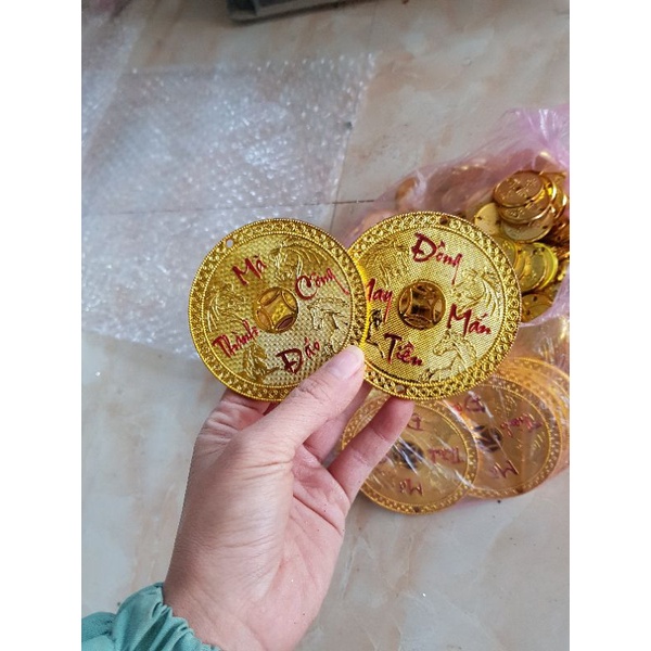 đồng xu may mắn mạ vàng