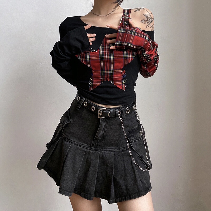 Set trang phục WEIRD PUSS áo kiểu hở một bên vai và chân váy phối họa tiết kẻ sọc ca rô thời trang dành cho nữ