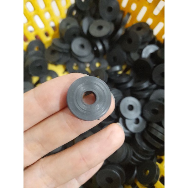 Long đền cao su lổ 6 li bản dầy 3li gắn dàn áo Wave...i  loại tốt.