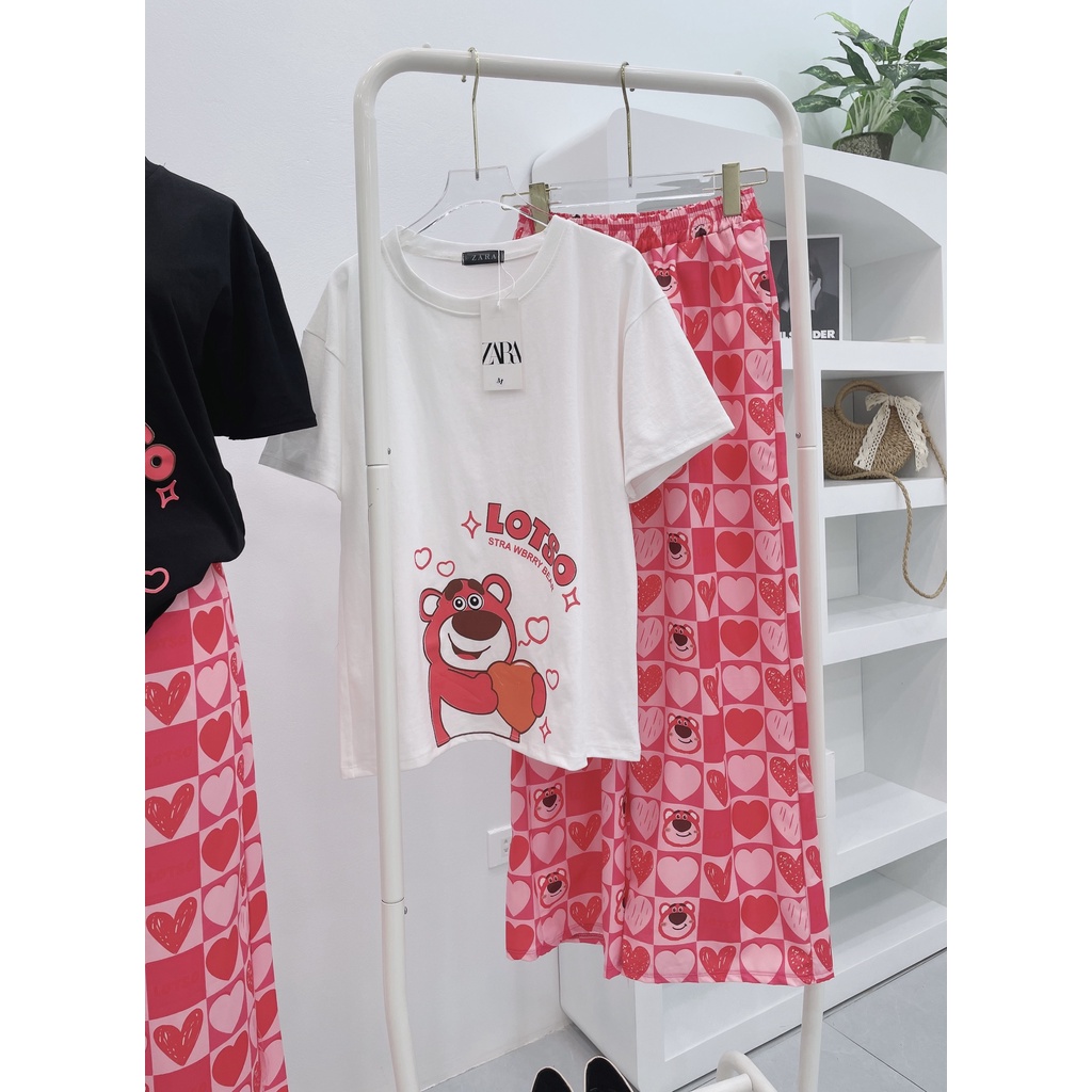 Bộ gấu Lotso quần tim hồng