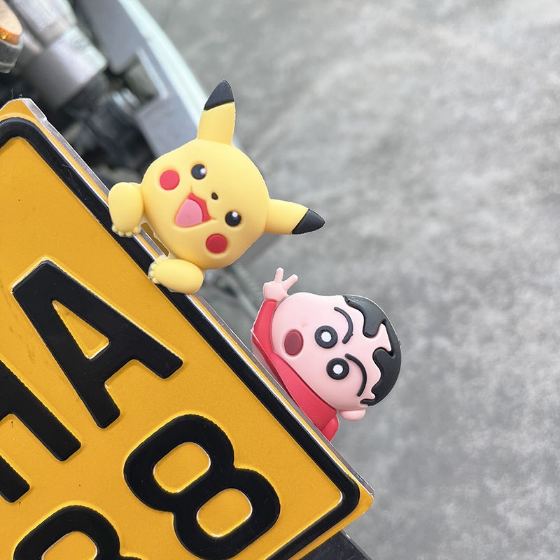 Búp Bê Nhỏ Dễ Thương Trang Trí Biển Số Xe Hơi