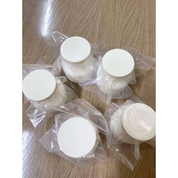 Hủ keo sữa, dán, quét làm lá Macrame trang trí