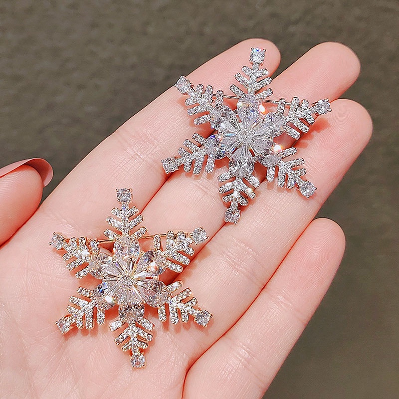 Ghim Cài Áo Hình Hoa Tuyết Đính Đá Zircon Sang Trọng Cho Nữ
