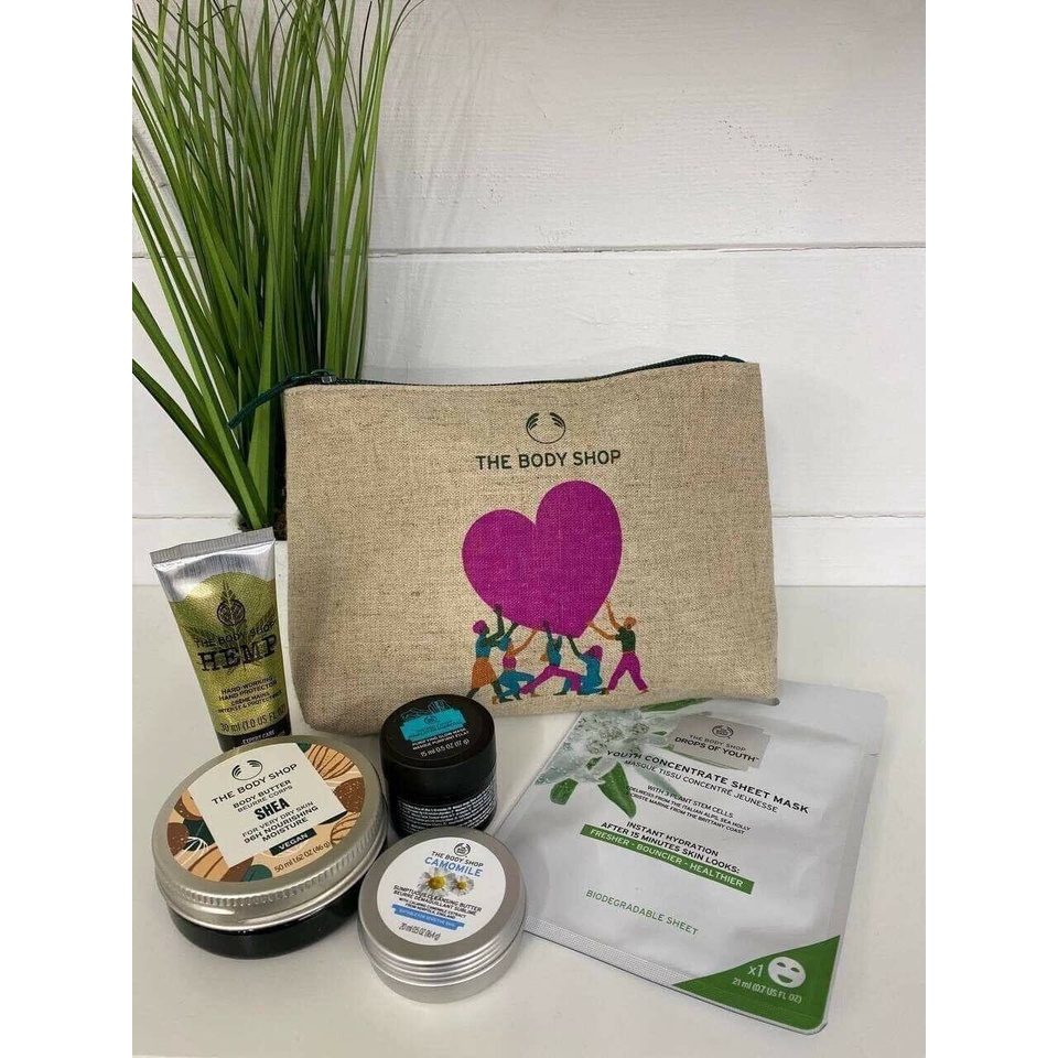 Set quà 5 món best seller The Body Shop Best Bits Icons Pouch