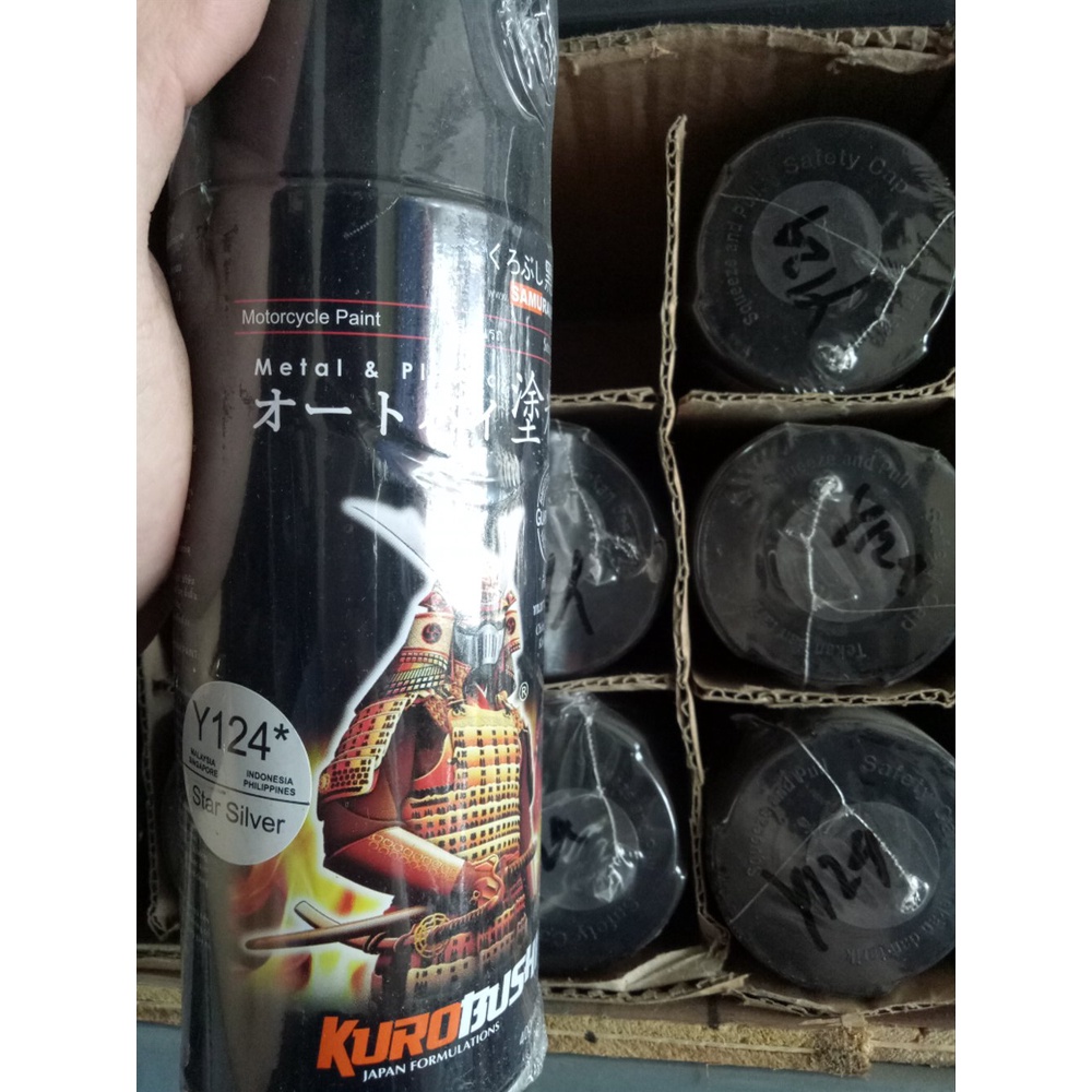 SAMURAI Y124 - SƠN XỊT MÀU BẠC XÁM LẤP LÁNH - DÙNG CHO PHẦN MÂM, LỐC MÁY, DÀN CHÂN