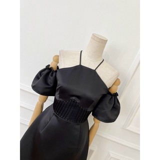 ĐẦM XOÈ CỔ YẾM XẾP LY EO