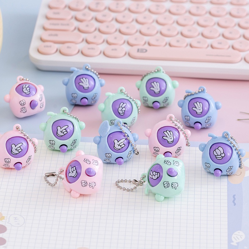 1 Móc Khóa Hình Cây Kéo / Tờ Báo Dùng Làm Quà Tặng Sinh Nhật / Tiệc Cưới Cho Bé