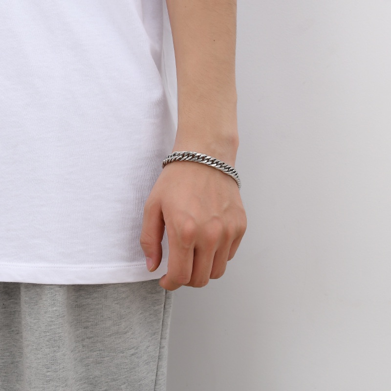 Vòng Đeo Tay Bằng Thép Titan Không Gỉ Thời Trang Đơn Giản Dễ Phối Đồ Cho Nam