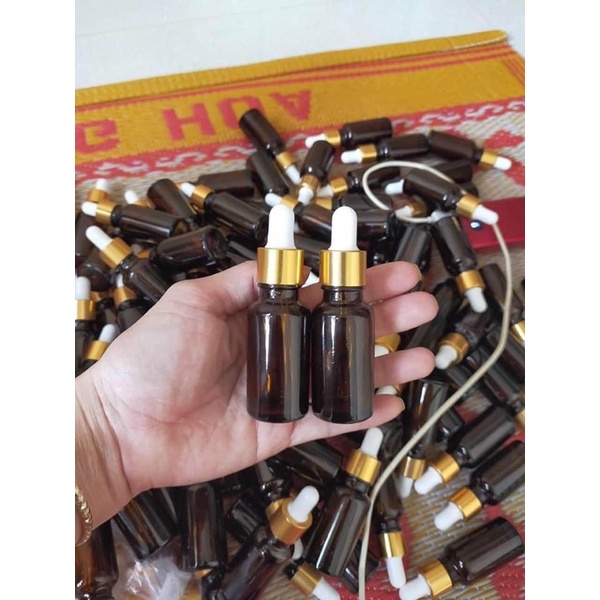 chai 10 ml nút bóp .