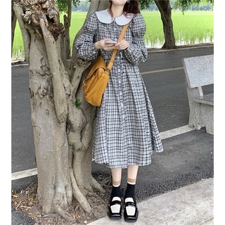 Đầm Caro Dài Cổ Bèo Trắng