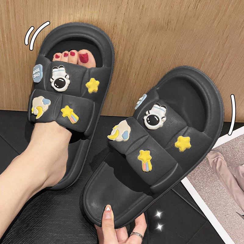 Dép Bánh Mỳ CHAO sticker PHI HÀNH GIA Họa Tiết Siêu Cool , dễ thương giá rẻ KG26 ÊM CHÂN ,KHÔNG NGẤM NƯỚC