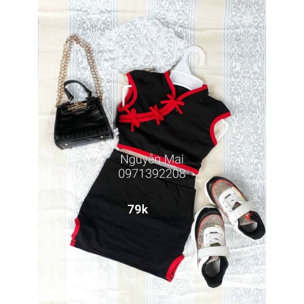 Sườn xám cách tân dành cho bé gái