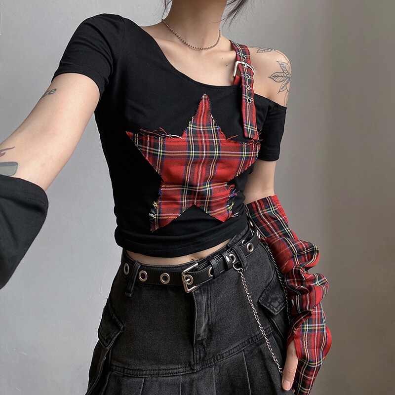 Set trang phục WEIRD PUSS áo kiểu hở một bên vai và chân váy phối họa tiết kẻ sọc ca rô thời trang dành cho nữ