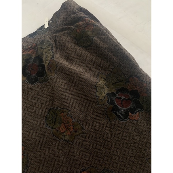 Chân váy hoa V833 form chữ A chất nhung mịn dày dặn 2hand Nhật si tuyển ảnh thật