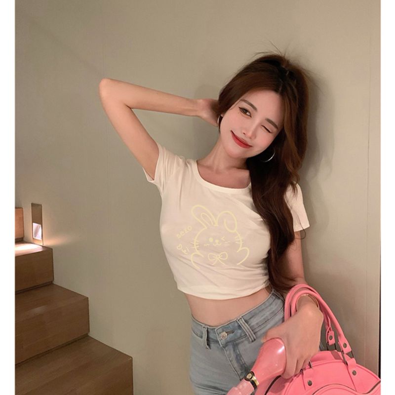 QADCOL Áo Croptop Tay Ngắn Màu Trắng Thiết Kế Mới Năng Động Thời Trang Dành Cho Nữ