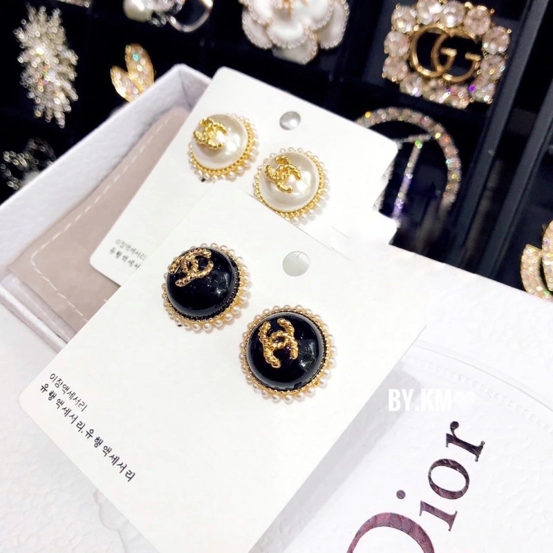 Khuyên tai / bông tai chữ X hạt ngọc xinh xắn 🍓