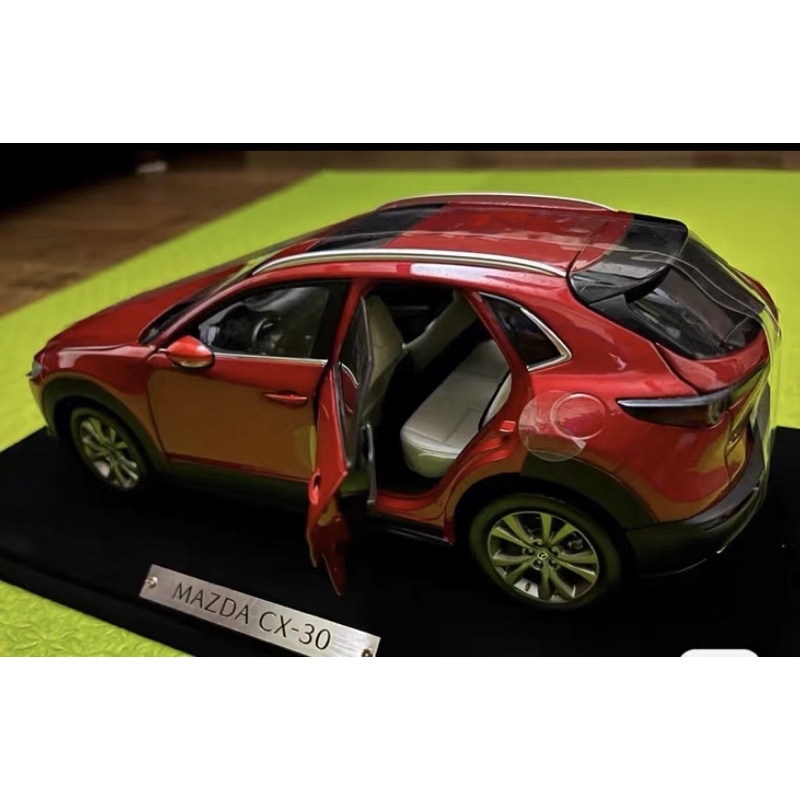 Mô hình xe Mazda CX30 hackback tỉ lệ 1:18