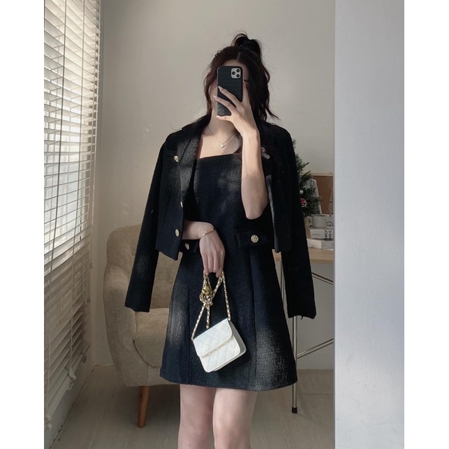 Set váy hai dây kèm áo khoác dạ tweed trắng ngà