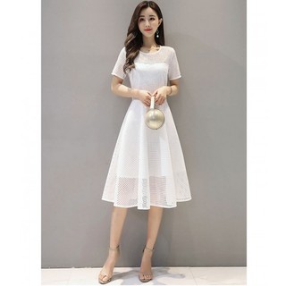 Váy trắng dự tiệc