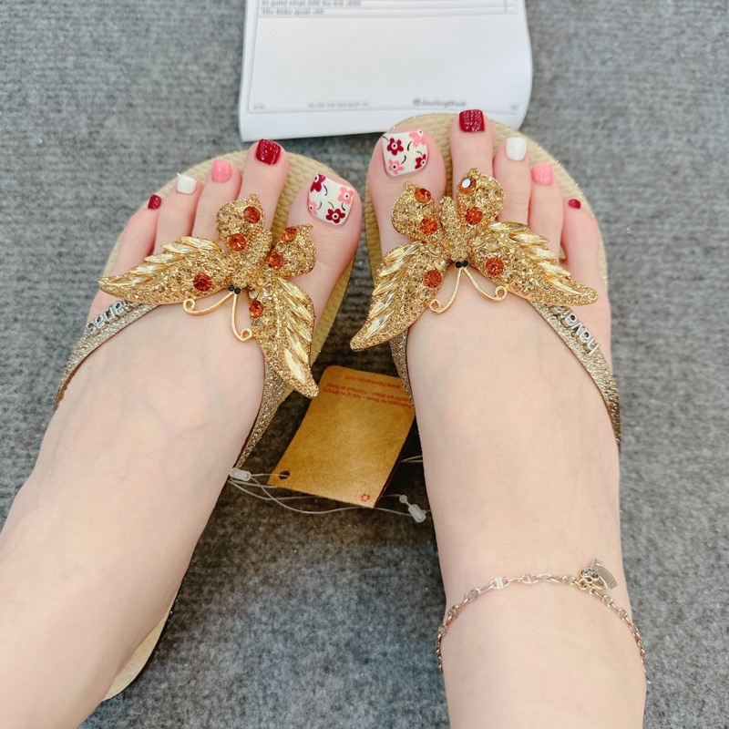 dép HVN kim tuyến viền gold xám đen gắn bươm’ chúa trà