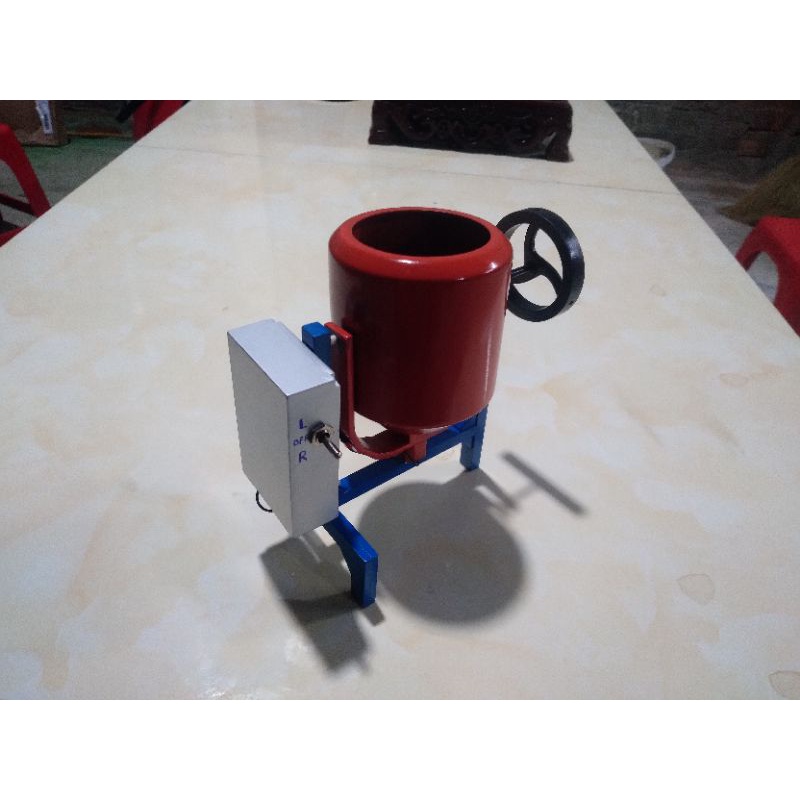 Máy trộn bê tông mini Tractor