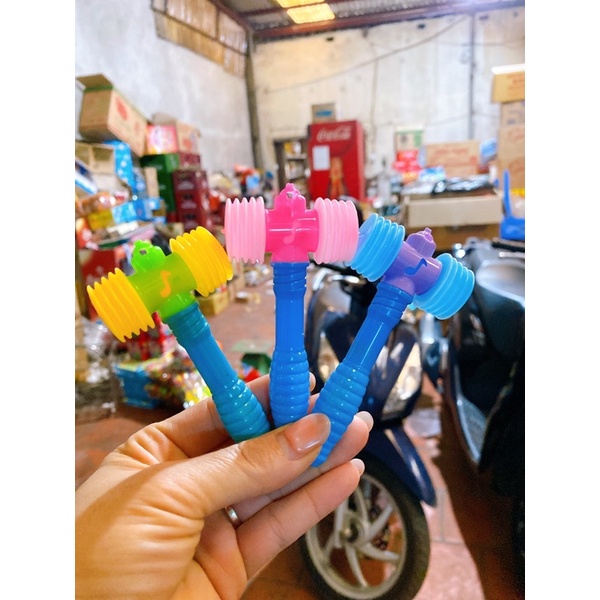 Hộp 30 chiếc kẹo xê kèm đồ chơi