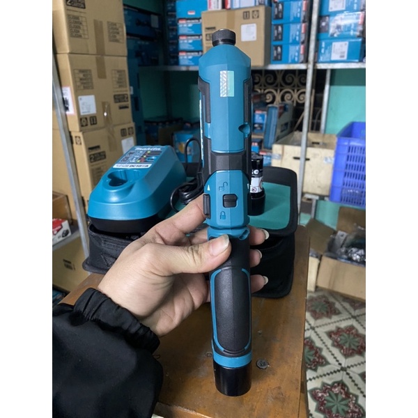 Máy vặn vít có búa sử dụng pin Makita TD022DSE 7.2V