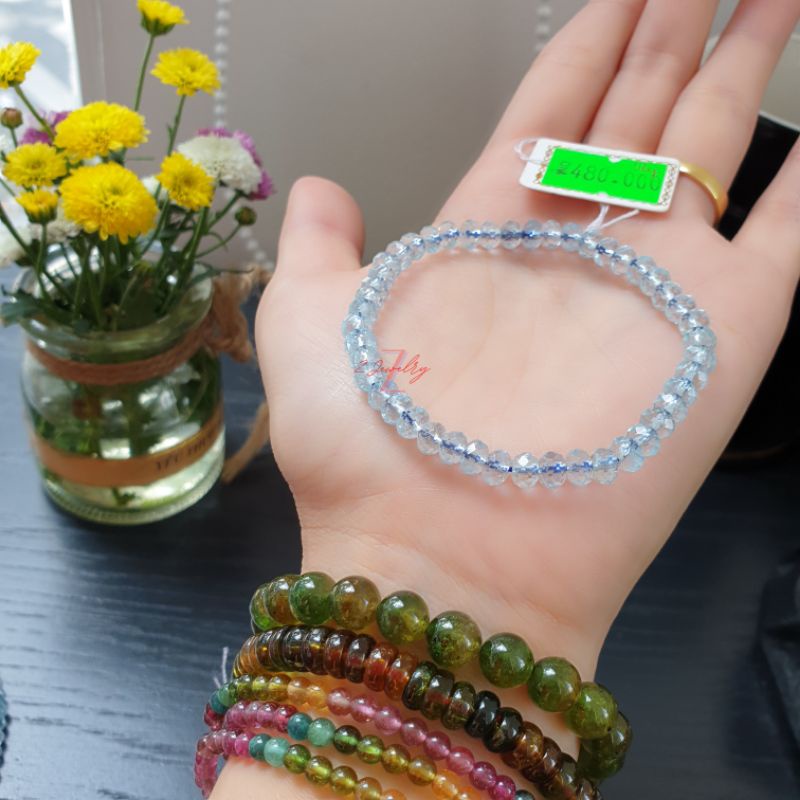 Vòng đá To Pa xanh trong Vip