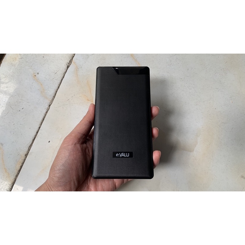 Pin sạc dự phòng eValu 10000mah sạc nhanh 18W có màn hình LED.