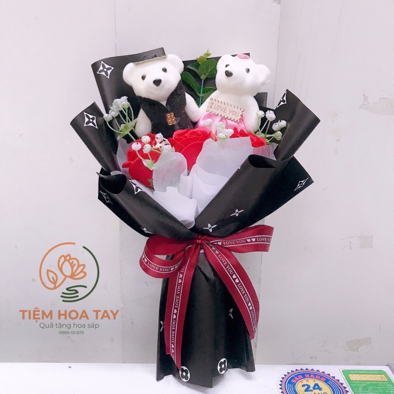 Bó hoa sáp gấu bông + socola kèm túi thiệp - Nàng Thơ Handmade