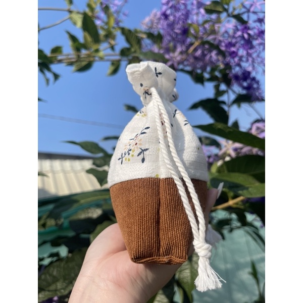 Túi Vải Dây Rút Hoa Nền Thổ Cẩm Vintage Trắng Nâu