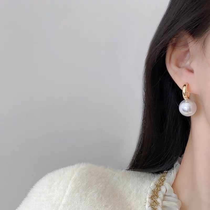 Hoa tai đi tiệc - Khuyên tai phong cách cổ điển