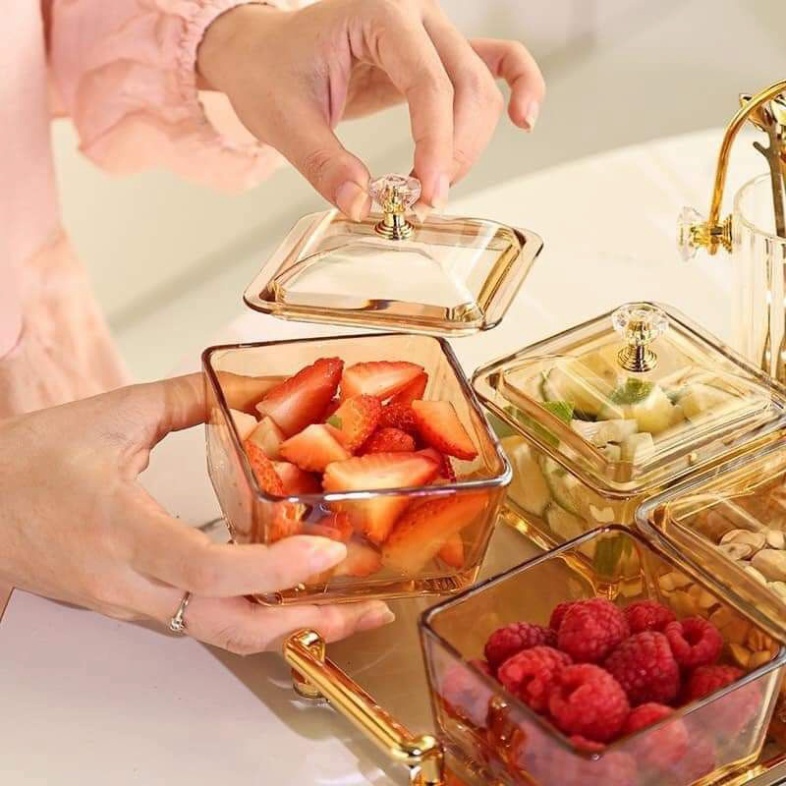 Khay đựng bánh kẹo nhựa cao cấp đựng hoa quả mứt tết 6 ngăn có nắp