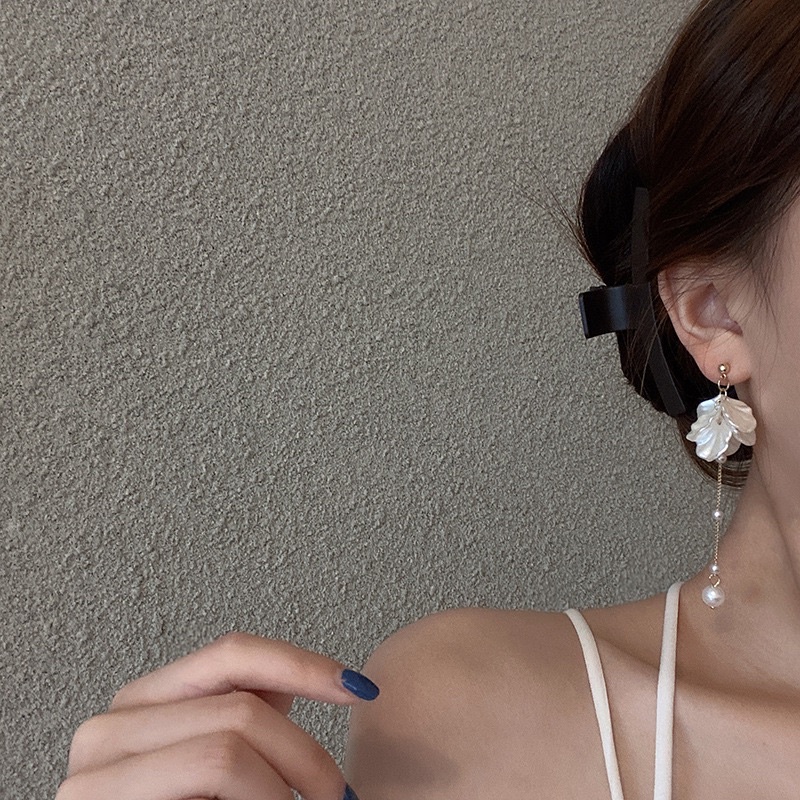 E167 Bông tai khuyên tai nữ hoa trắng cô dâu đẹp Ring House