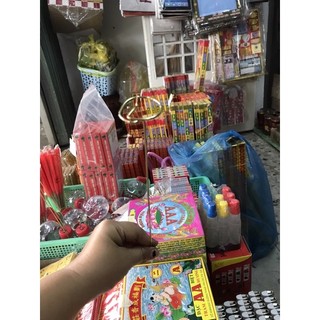 1 Cây cắm nhang vòng