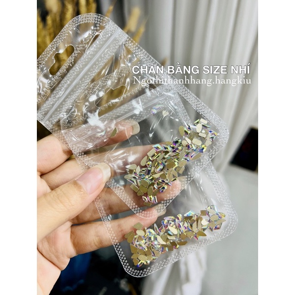 KHOẢNG 100V ĐÁ HÌNH CHÂN BẰNG SIZE BÉ k9 LOẠI ĐẸP SÁNG MỊN.