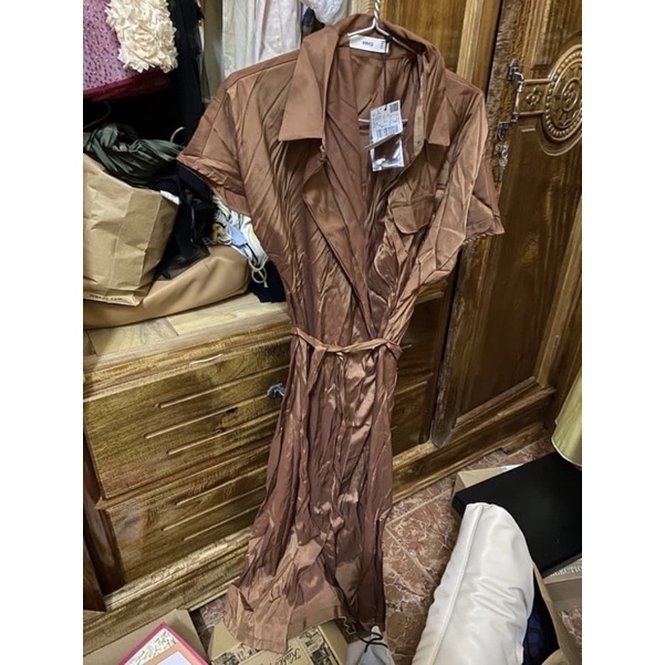 Đầm lụa nâu Mango