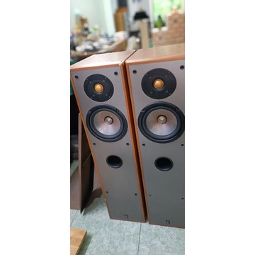 Đôi loa cột  màu gỗ yamaha ns200 công suất 300w