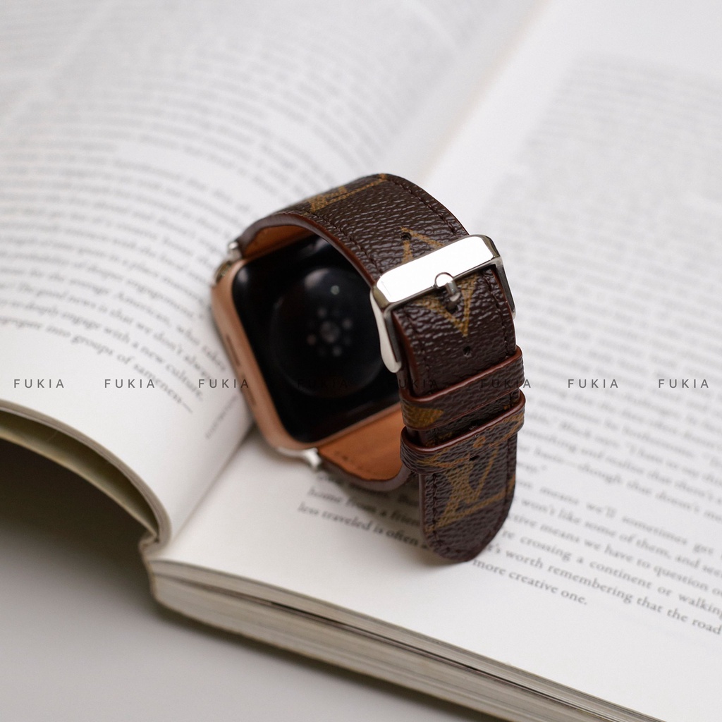 Combo dây và ốp da thủ công viền đen Epsom khe thẻ IV Chữ nâu dành cho Đồng hồ thông minh/ Đồng hồ cơ và Iphone CB008