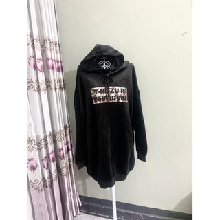 <Si tuyển> Váy hoodie nhung phối chữ cá tính màu đen