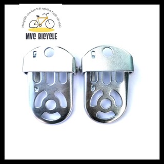Để chân sau xe đạp thể thao gấp gọn để chân xe đạp