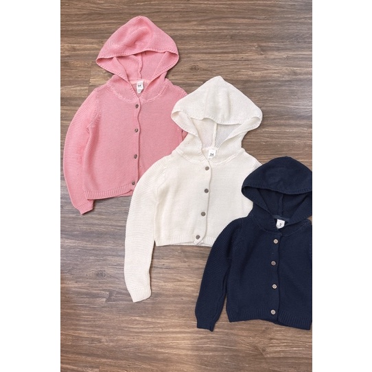 Áo len cadigan cúc gỗ carter bé gái 3 màu xuat du