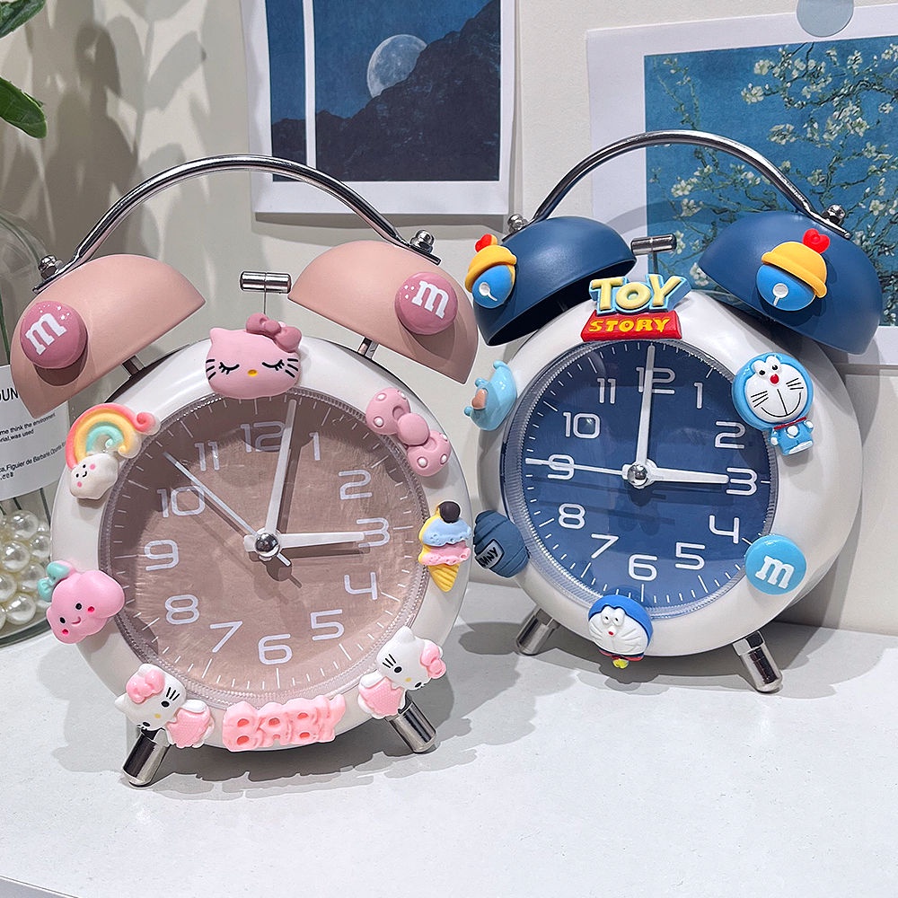Đồng Hồ Báo Thức Để Cạnh Giường Bằng Kim Loại Họa Tiết Hoạt Hình Dễ Thương