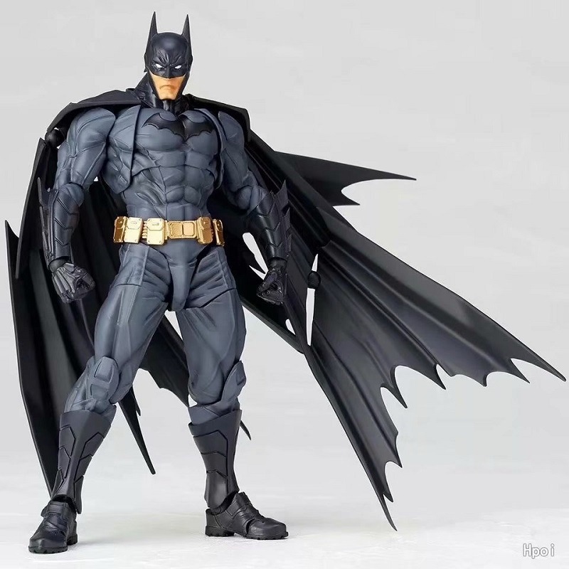 Mô Hình Nhân Vật Batman REVOLTECH Có Khớp Động Độc Đáo