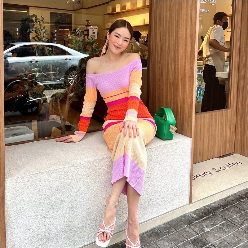 Đầm Dệt Kim Dài Tay Trễ Vai Họa Tiết Kẻ Sọc Màu Sắc Tương Phản Thời Trang Mùa Thu Cho Nữ