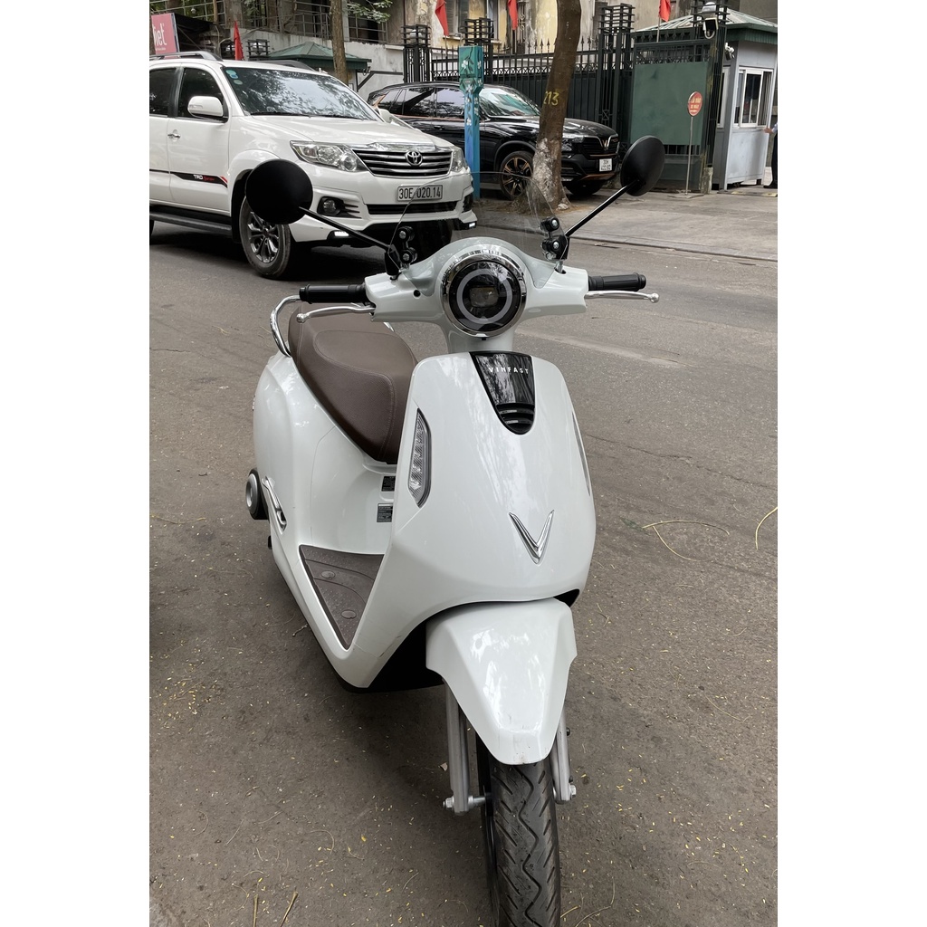 Kính chắn gió xe máy điện Vinfast EVO200