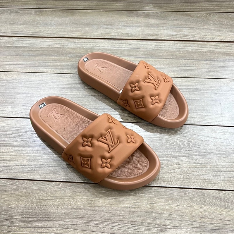 Dép lê LV cao su đúc nam 2023 phiên bản đế và quai cao cấp form gọn chân