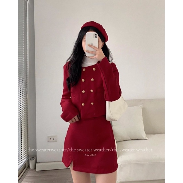 SET KHOÁC DẠ ĐỎ HAI HÀNG CÚC KÈM CHÂN VÁY XẺ SKDDHH