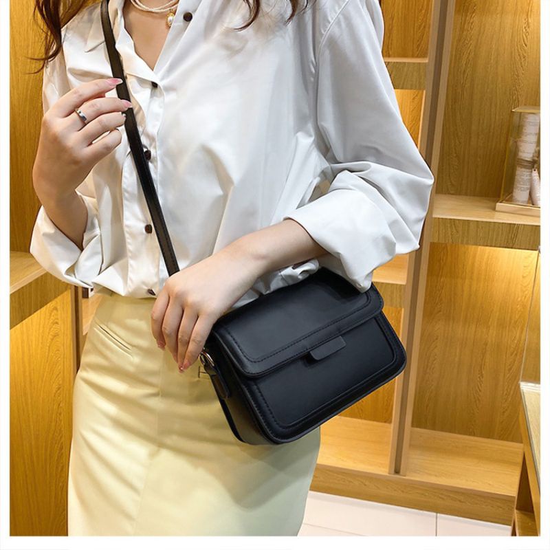 Túi xách nữ đeo chéo đẹp cao cấp sắc basic dễ phối đồ phong cách Hàn Quốc